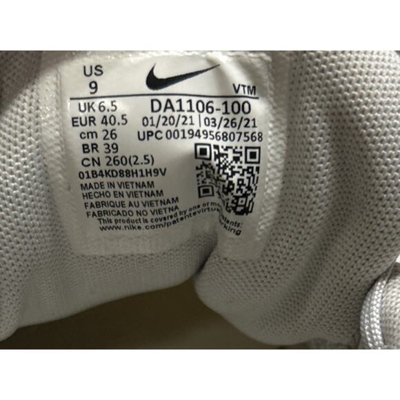 Nike Women’s Running Shoes Size 9 Quest 4 DA1106-100 White Sneakers Comfort - Picture 9 of 9